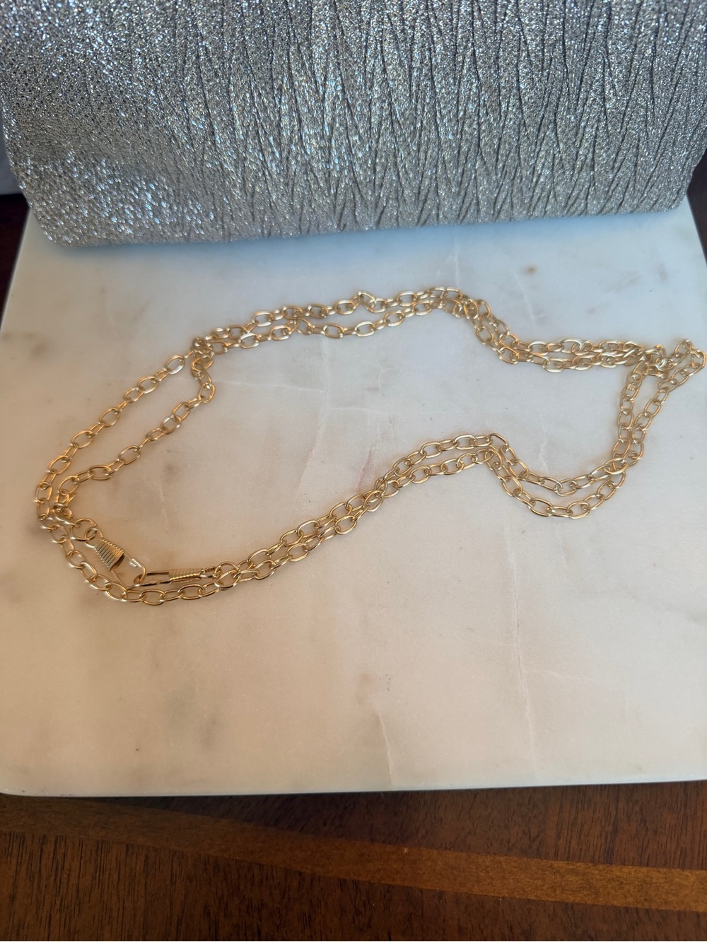 Vintage-Style Champagne Ornate Gold Frame Handbag w/Crossbody Gold-Tone Chain - Picture 10 of 11